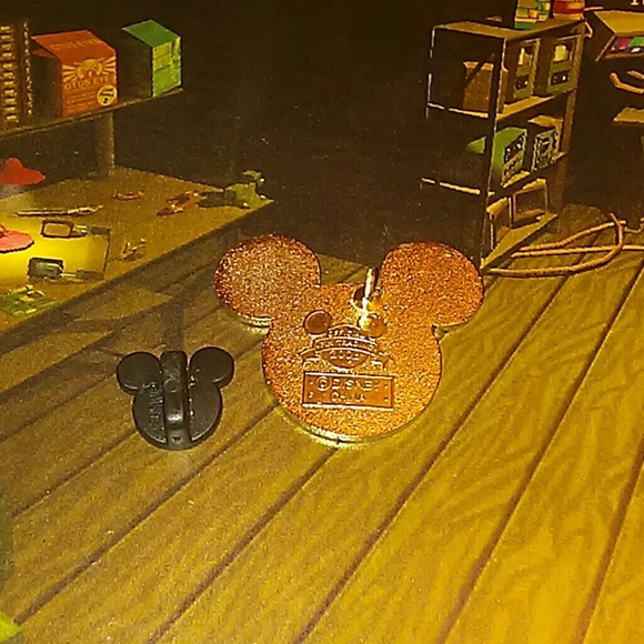 Disney Epcot TEST TRACK Trading Pin - Picture 2 of 2